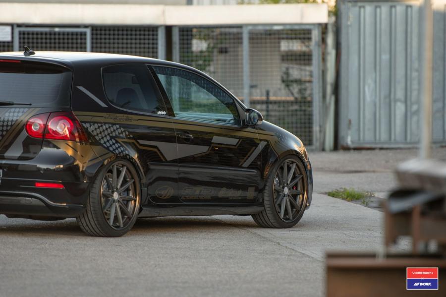 Детали экстерьера Volkswagen Golf R on Vossen Wheels (VWS-1) 2017 года  (фото 10 из 25)